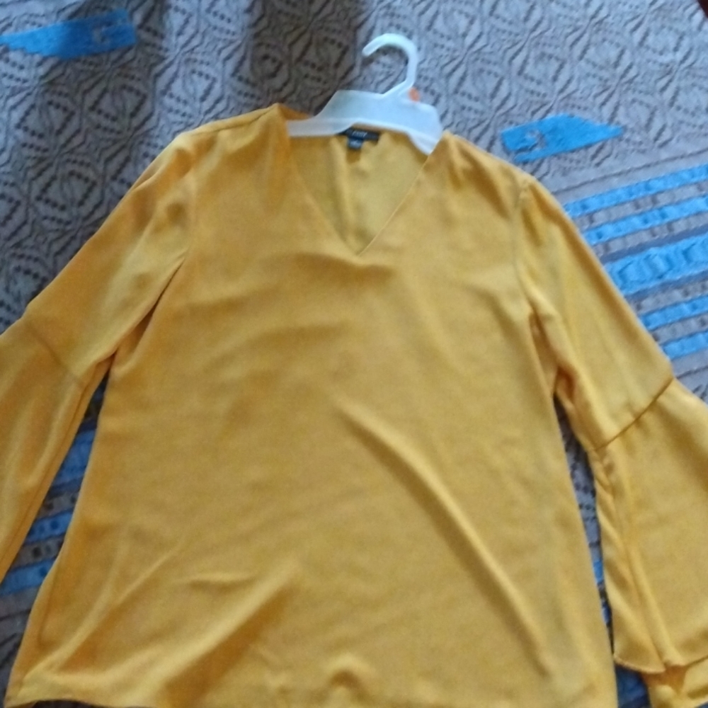Mustard yellow top